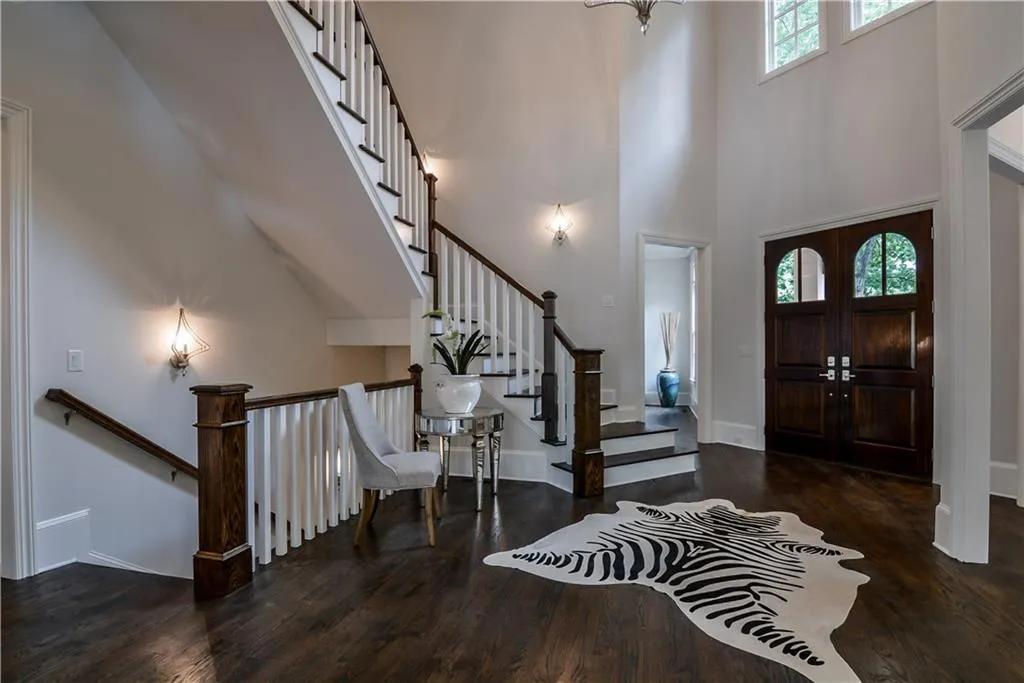 5465 Mount Vernon Parkway, Sandy Springs, Georgia 30327, 5 Bedrooms Bedrooms, ,6 BathroomsBathrooms,Residential,Sold,5465 Mount Vernon Parkway,5703825