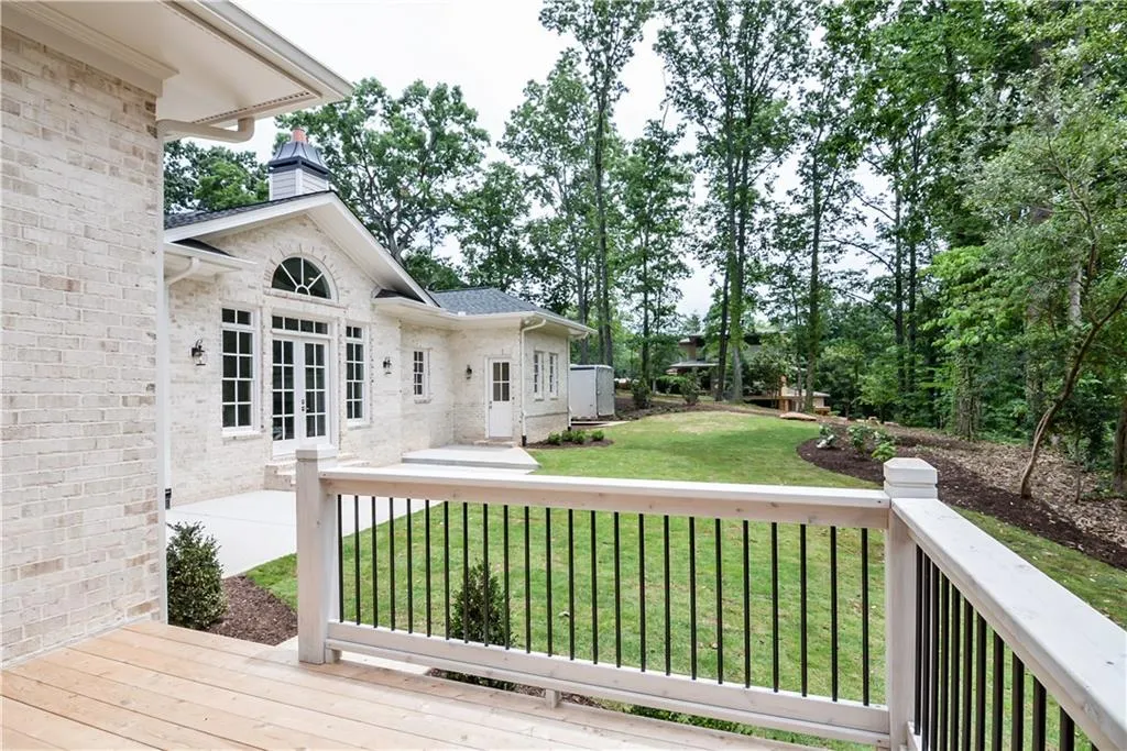 5465 Mount Vernon Parkway, Sandy Springs, Georgia 30327, 5 Bedrooms Bedrooms, ,6 BathroomsBathrooms,Residential,Sold,5465 Mount Vernon Parkway,5703825