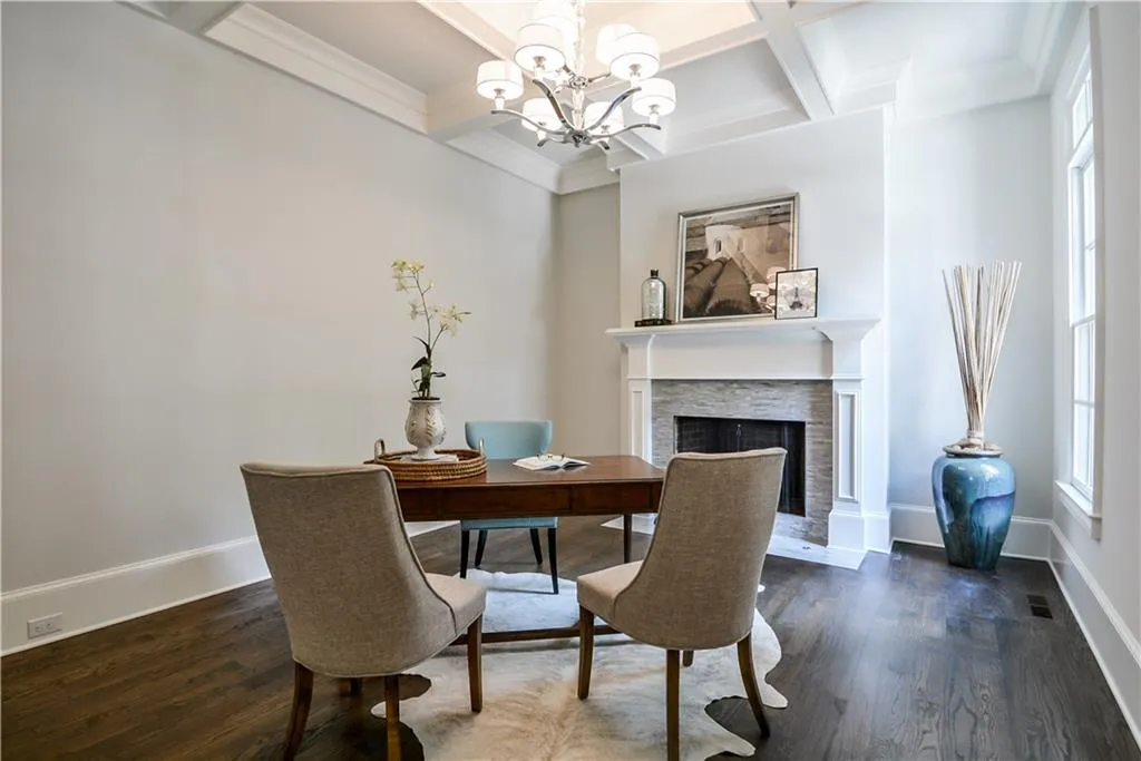 5465 Mount Vernon Parkway, Sandy Springs, Georgia 30327, 5 Bedrooms Bedrooms, ,6 BathroomsBathrooms,Residential,Sold,5465 Mount Vernon Parkway,5703825