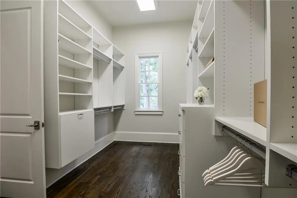 5465 Mount Vernon Parkway, Sandy Springs, Georgia 30327, 5 Bedrooms Bedrooms, ,6 BathroomsBathrooms,Residential,Sold,5465 Mount Vernon Parkway,5703825