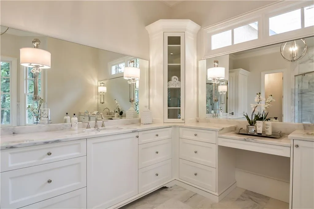 5465 Mount Vernon Parkway, Sandy Springs, Georgia 30327, 5 Bedrooms Bedrooms, ,6 BathroomsBathrooms,Residential,Sold,5465 Mount Vernon Parkway,5703825