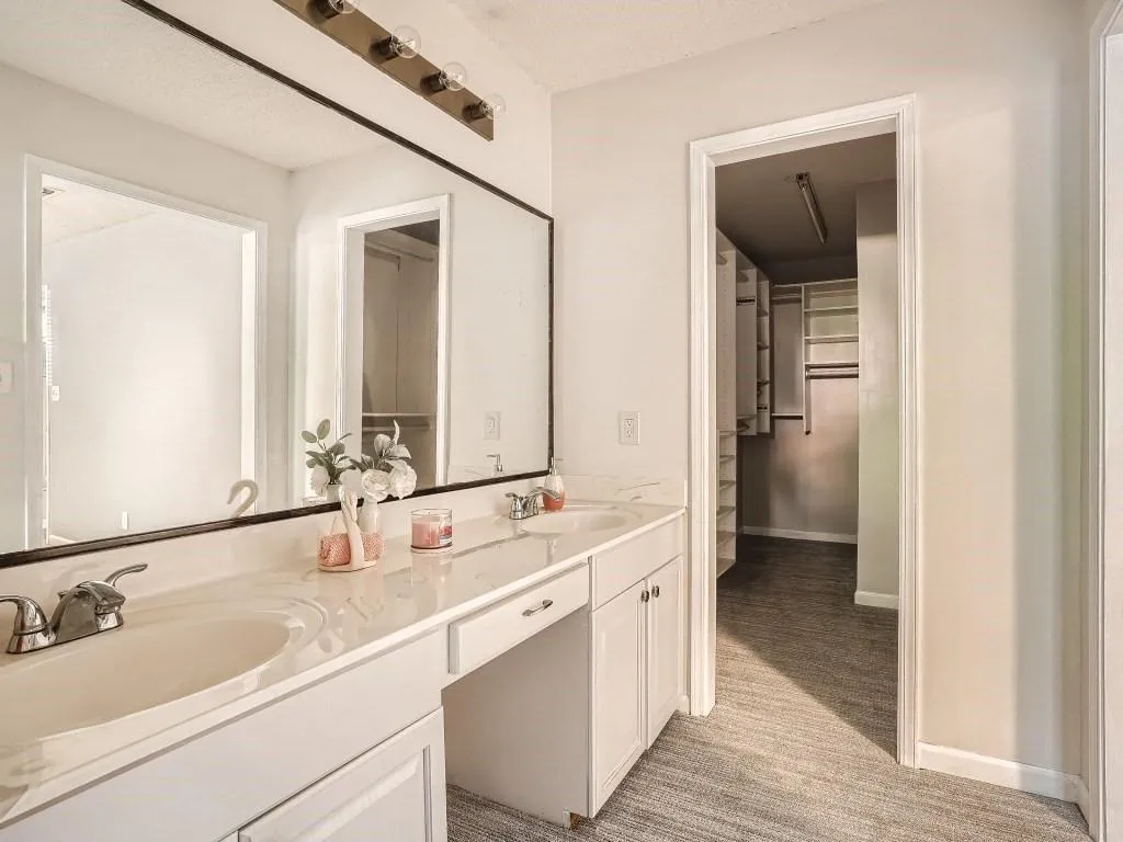 401 Garden Court, Sandy Springs, Georgia 30328, 3 Bedrooms Bedrooms, ,2 BathroomsBathrooms,Residential,Sold,401 Garden Court,7124423