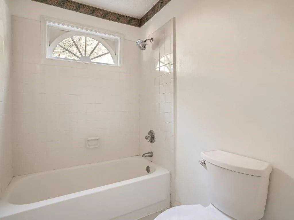 401 Garden Court, Sandy Springs, Georgia 30328, 3 Bedrooms Bedrooms, ,2 BathroomsBathrooms,Residential,Sold,401 Garden Court,7124423