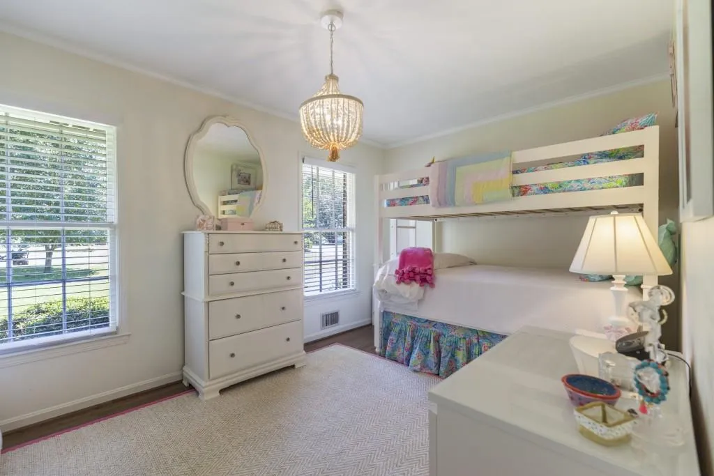 810 E Powderhorn Road, Sandy Springs, Georgia 30342, 3 Bedrooms Bedrooms, ,2 BathroomsBathrooms,Residential,Sold,810 E Powderhorn Road,6722119