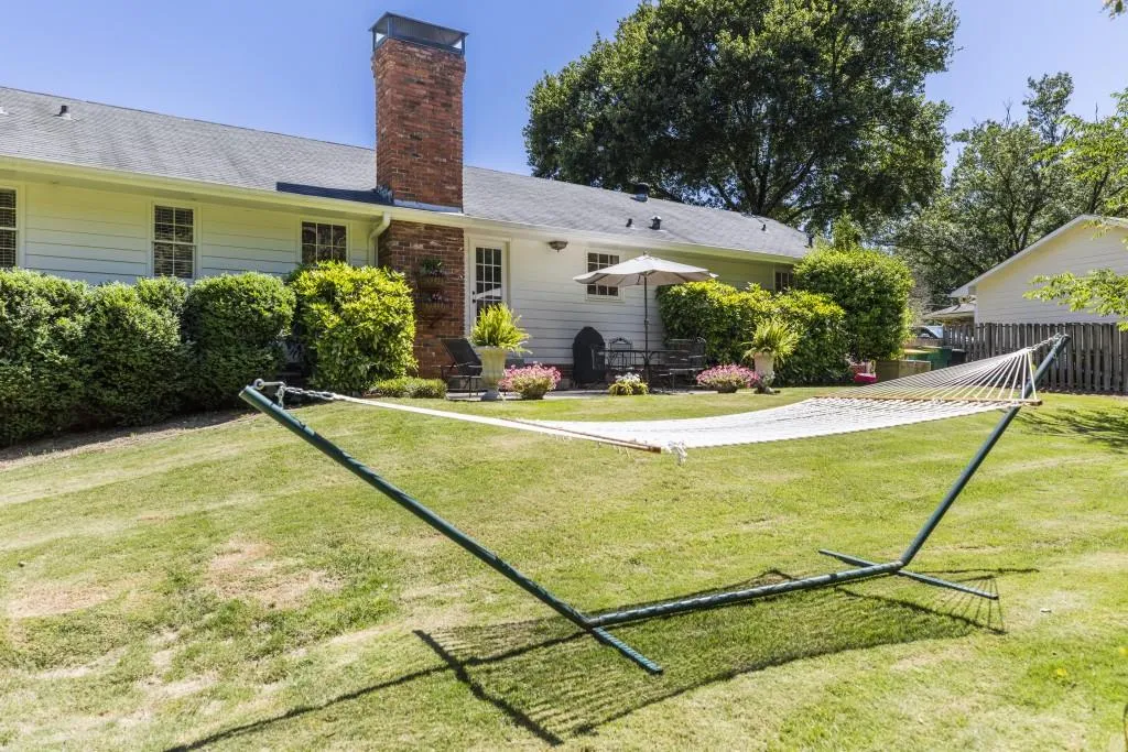 810 E Powderhorn Road, Sandy Springs, Georgia 30342, 3 Bedrooms Bedrooms, ,2 BathroomsBathrooms,Residential,Sold,810 E Powderhorn Road,6722119