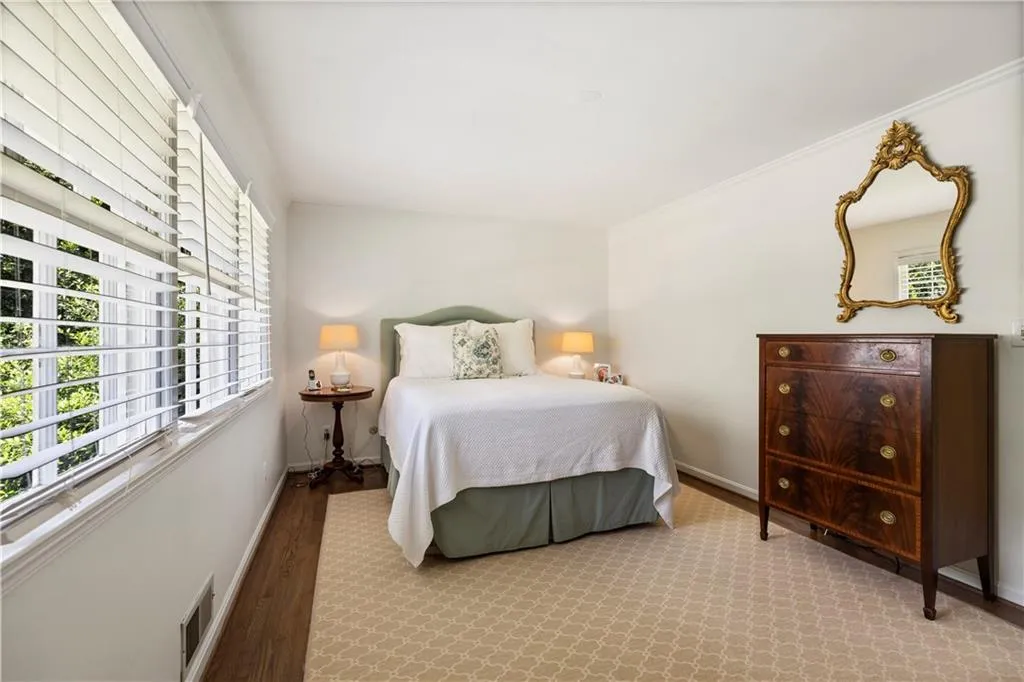 810 E Powderhorn Road, Sandy Springs, Georgia 30342, 3 Bedrooms Bedrooms, ,2 BathroomsBathrooms,Residential,Sold,810 E Powderhorn Road,6722119