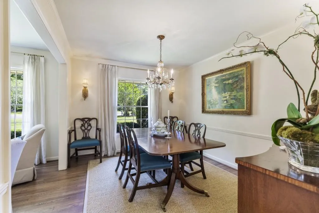 810 E Powderhorn Road, Sandy Springs, Georgia 30342, 3 Bedrooms Bedrooms, ,2 BathroomsBathrooms,Residential,Sold,810 E Powderhorn Road,6722119