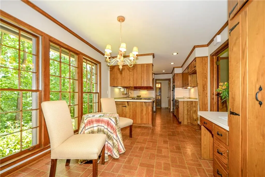 1630 Sunnybrook Farm Road, Sandy Springs, Georgia 30350, 3 Bedrooms Bedrooms, ,2 BathroomsBathrooms,Residential,Sold,1630 Sunnybrook Farm Road,6079149