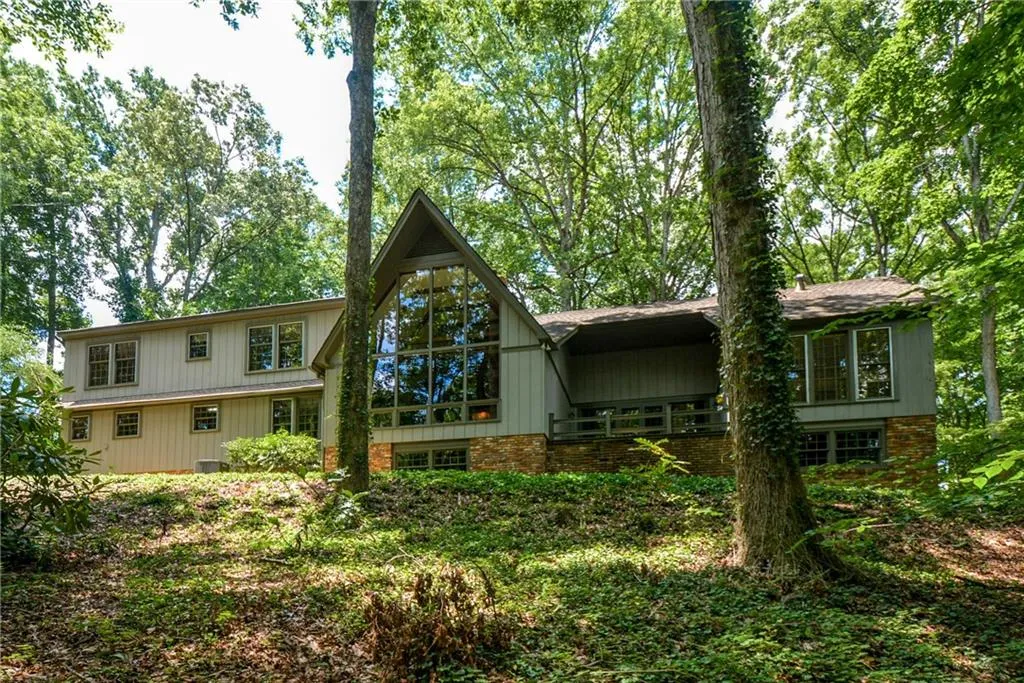 1630 Sunnybrook Farm Road, Sandy Springs, Georgia 30350, 3 Bedrooms Bedrooms, ,2 BathroomsBathrooms,Residential,Sold,1630 Sunnybrook Farm Road,6079149