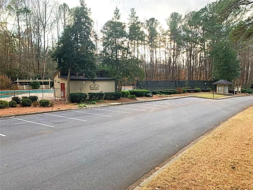 907 Woodcliff Drive Unit 907, Sandy Springs, Georgia 30350, 2 Bedrooms Bedrooms, ,2 BathroomsBathrooms,Residential,Sold,907 Woodcliff Drive Unit 907,6983412