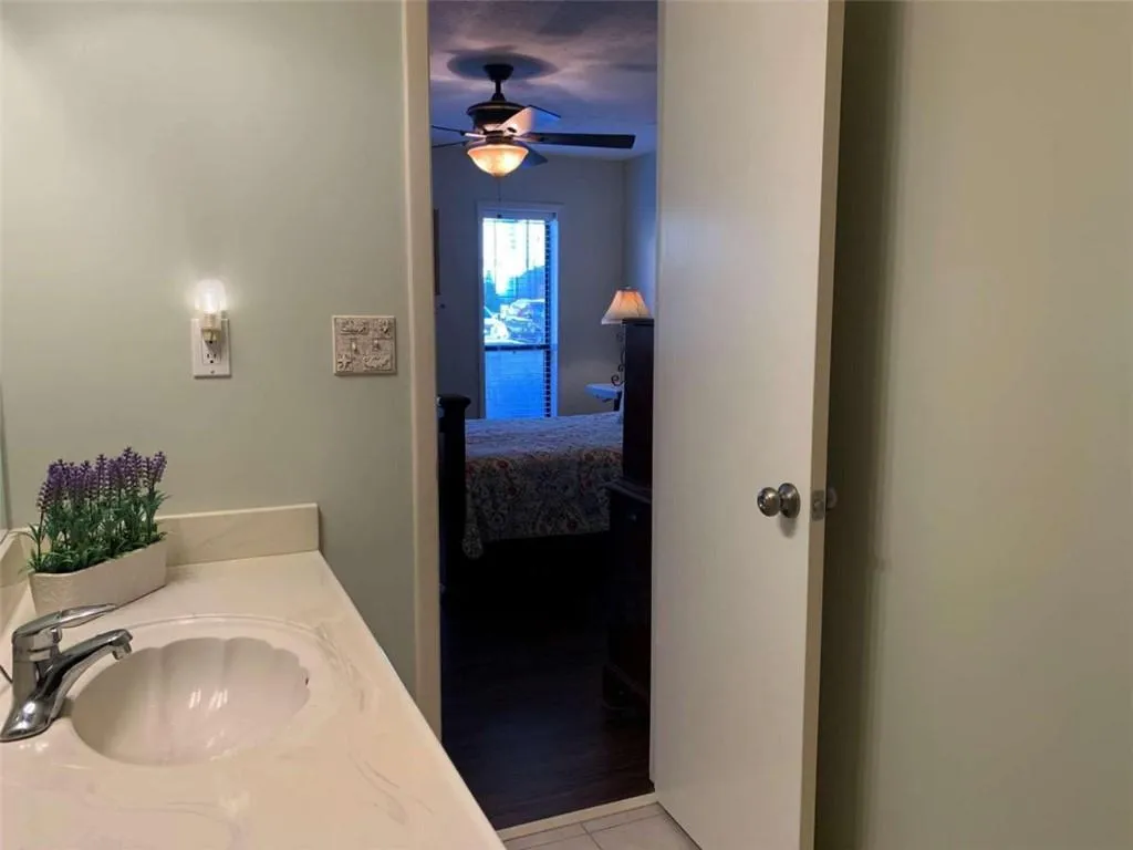 907 Woodcliff Drive Unit 907, Sandy Springs, Georgia 30350, 2 Bedrooms Bedrooms, ,2 BathroomsBathrooms,Residential,Sold,907 Woodcliff Drive Unit 907,6983412