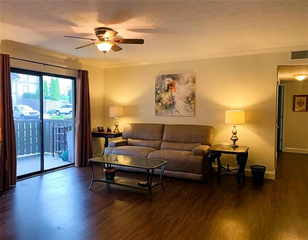 907 Woodcliff Drive Unit 907, Sandy Springs, Georgia 30350, 2 Bedrooms Bedrooms, ,2 BathroomsBathrooms,Residential,Sold,907 Woodcliff Drive Unit 907,6983412