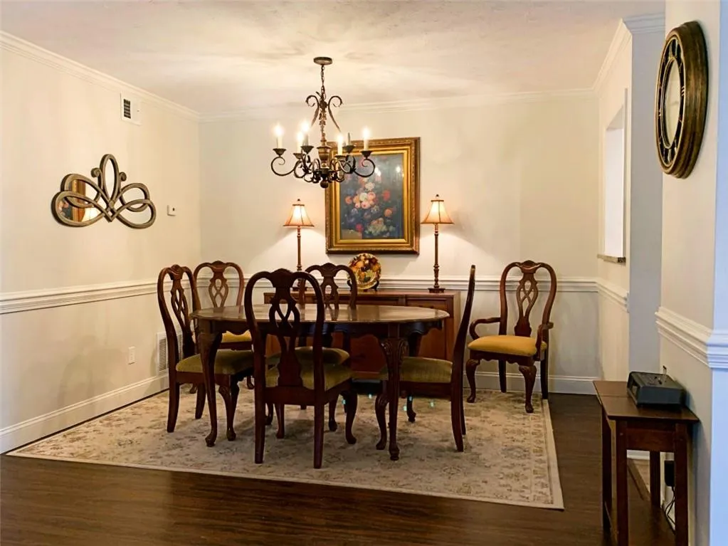 907 Woodcliff Drive Unit 907, Sandy Springs, Georgia 30350, 2 Bedrooms Bedrooms, ,2 BathroomsBathrooms,Residential,Sold,907 Woodcliff Drive Unit 907,6983412