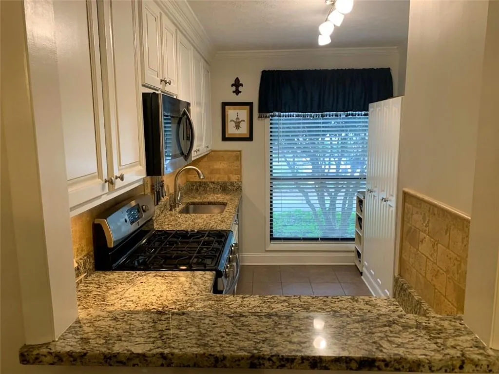 907 Woodcliff Drive Unit 907, Sandy Springs, Georgia 30350, 2 Bedrooms Bedrooms, ,2 BathroomsBathrooms,Residential,Sold,907 Woodcliff Drive Unit 907,6983412
