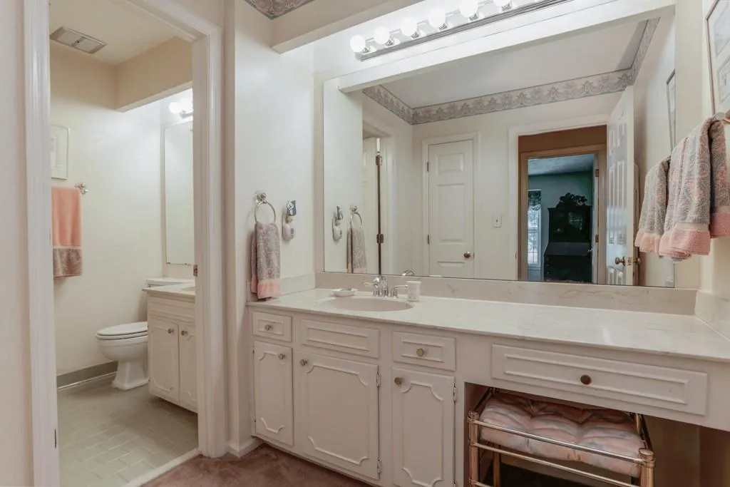 433 The North Chace, Sandy Springs, Georgia 30328, 4 Bedrooms Bedrooms, ,3 BathroomsBathrooms,Residential,Sold,433 The North Chace,6558187