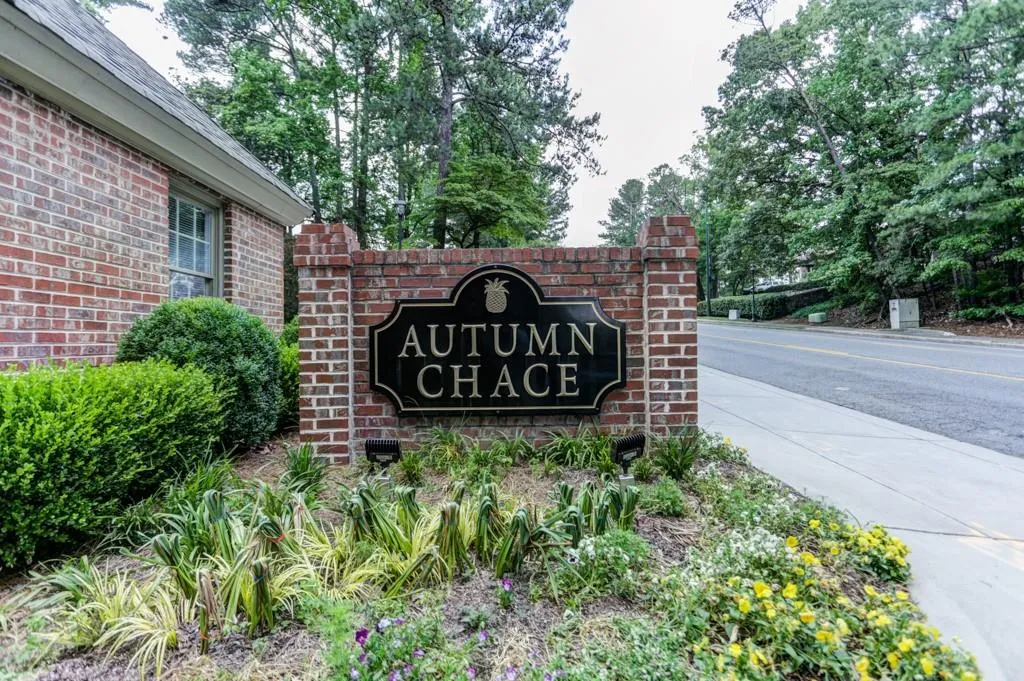 433 The North Chace, Sandy Springs, Georgia 30328, 4 Bedrooms Bedrooms, ,3 BathroomsBathrooms,Residential,Sold,433 The North Chace,6558187