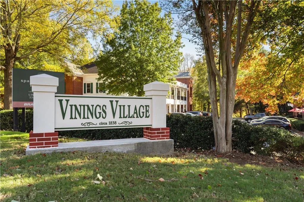 You are now entering Vinings Village