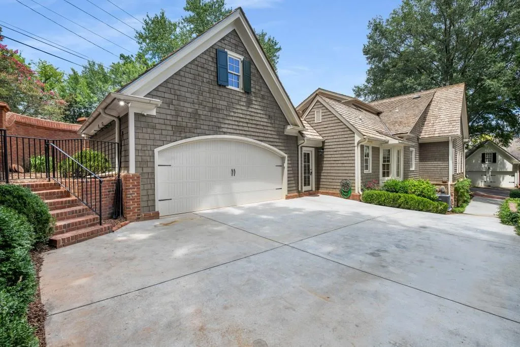 3580 Grove Gate Lane, Atlanta, Georgia 30339, 5 Bedrooms Bedrooms, ,4 BathroomsBathrooms,Residential,For Sale,3580 Grove Gate Lane,7623267