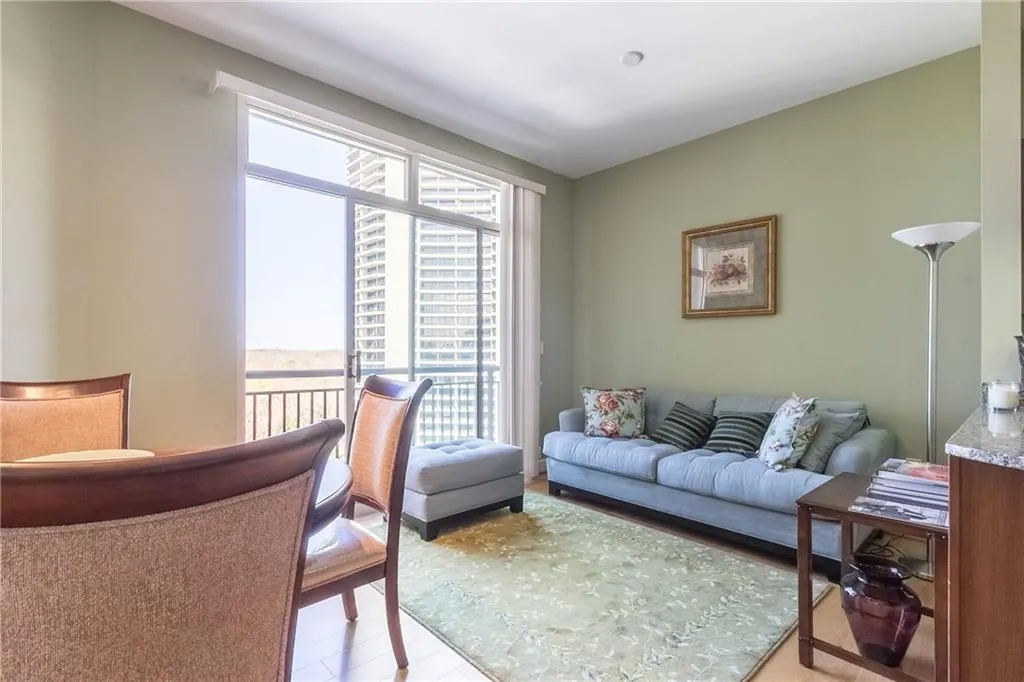 2626 Peachtree Road Nw Unit 1606, Atlanta, Georgia 30305, 1 Bedroom Bedrooms, ,1 BathroomBathrooms,Residential,Sold,2626 Peachtree Road Nw Unit 1606,5872685