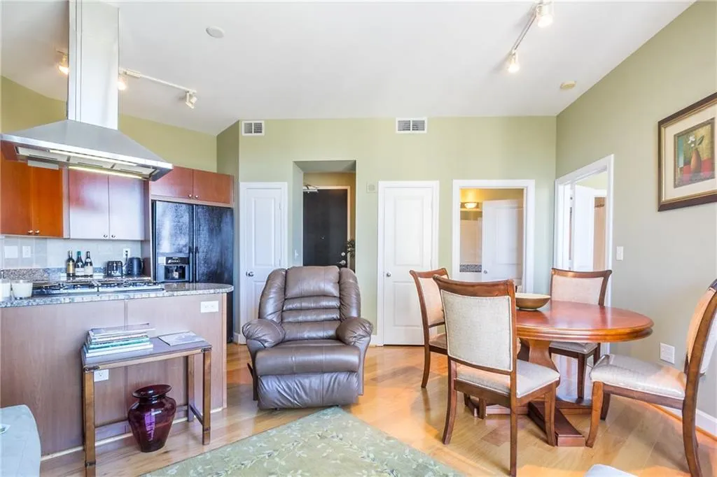 2626 Peachtree Road Nw Unit 1606, Atlanta, Georgia 30305, 1 Bedroom Bedrooms, ,1 BathroomBathrooms,Residential,Sold,2626 Peachtree Road Nw Unit 1606,5872685