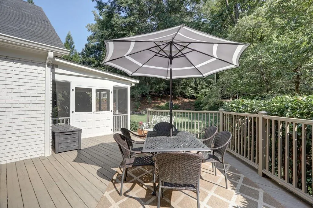 6239 Mountain Brook Way, Sandy Springs, Georgia 30328, 4 Bedrooms Bedrooms, ,4 BathroomsBathrooms,Residential,Sold,6239 Mountain Brook Way,6645155