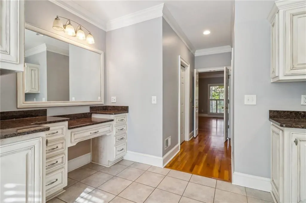 230 Wessex Court, Atlanta, Georgia 30328, 4 Bedrooms Bedrooms, ,3 BathroomsBathrooms,Residential,Sold,230 Wessex Court,7491477
