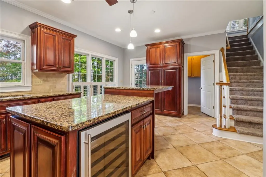 230 Wessex Court, Atlanta, Georgia 30328, 4 Bedrooms Bedrooms, ,3 BathroomsBathrooms,Residential,Sold,230 Wessex Court,7491477