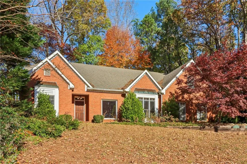 230 Wessex Court, Atlanta, Georgia 30328, 4 Bedrooms Bedrooms, ,3 BathroomsBathrooms,Residential,Sold,230 Wessex Court,7491477