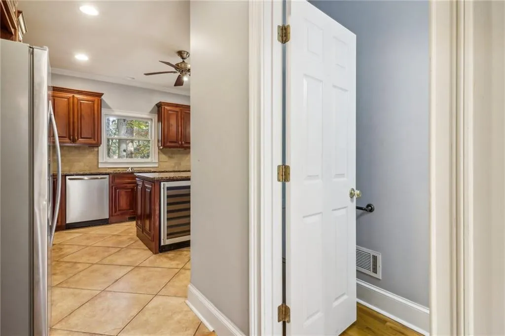 230 Wessex Court, Atlanta, Georgia 30328, 4 Bedrooms Bedrooms, ,3 BathroomsBathrooms,Residential,Sold,230 Wessex Court,7491477