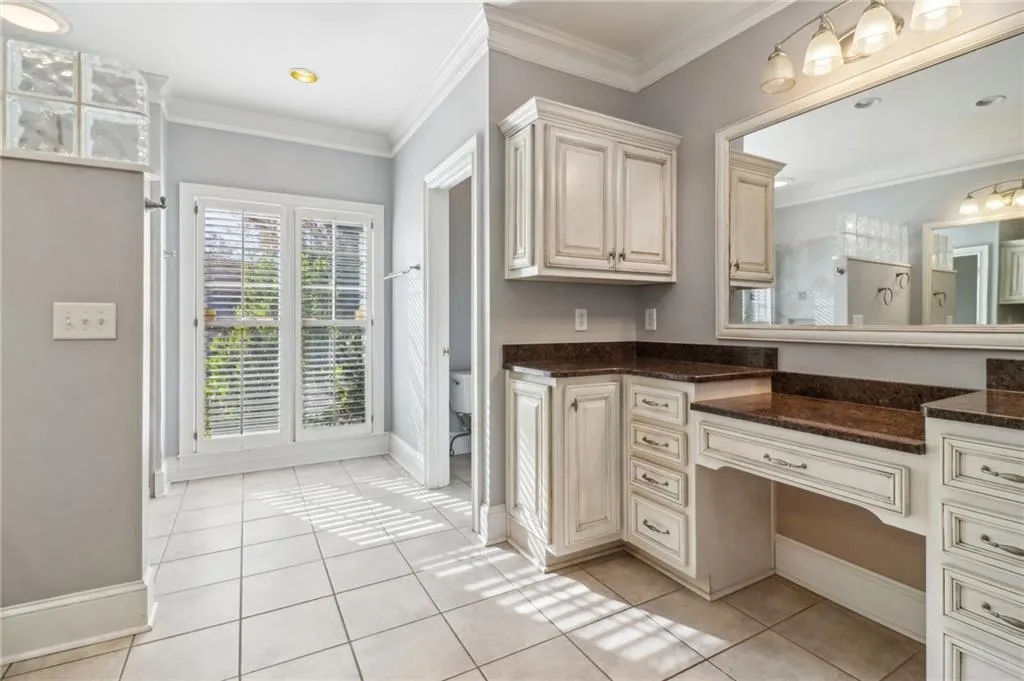 230 Wessex Court, Atlanta, Georgia 30328, 4 Bedrooms Bedrooms, ,3 BathroomsBathrooms,Residential,Sold,230 Wessex Court,7491477