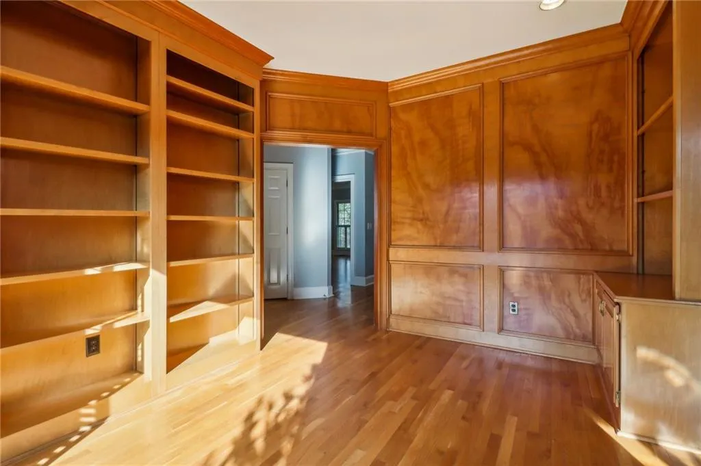 230 Wessex Court, Atlanta, Georgia 30328, 4 Bedrooms Bedrooms, ,3 BathroomsBathrooms,Residential,Sold,230 Wessex Court,7491477