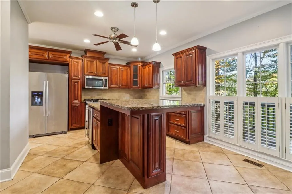 230 Wessex Court, Atlanta, Georgia 30328, 4 Bedrooms Bedrooms, ,3 BathroomsBathrooms,Residential,Sold,230 Wessex Court,7491477