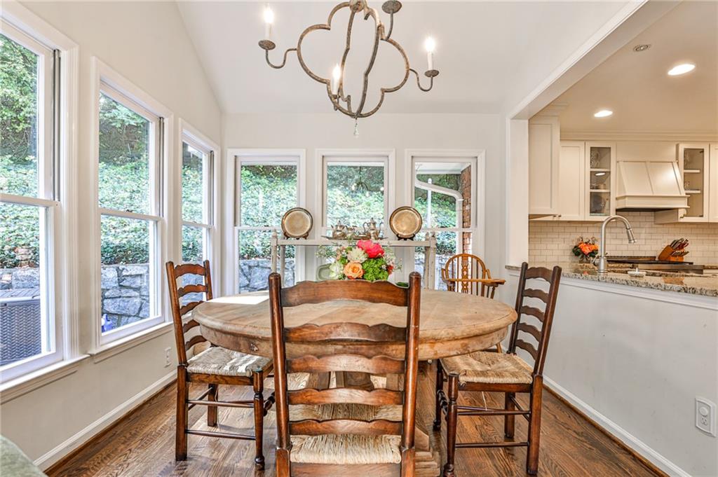 825 Starlight Drive, Atlanta, Georgia 30342, 3 Bedrooms Bedrooms, ,2 BathroomsBathrooms,Residential,Sold,825 Starlight Drive,7293299