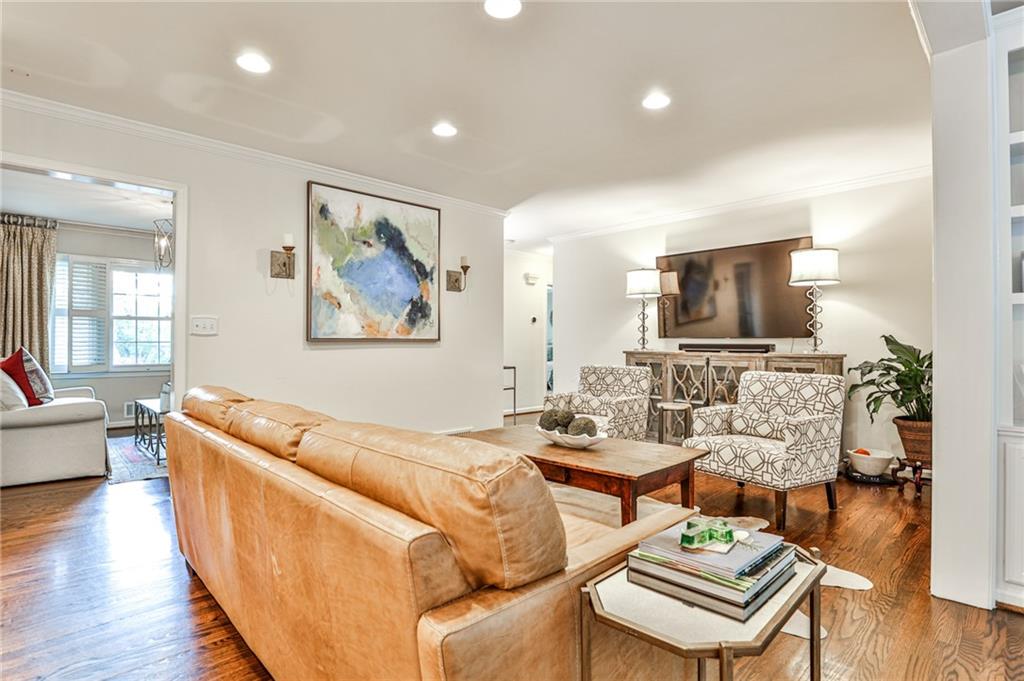 825 Starlight Drive, Atlanta, Georgia 30342, 3 Bedrooms Bedrooms, ,2 BathroomsBathrooms,Residential,Sold,825 Starlight Drive,7293299