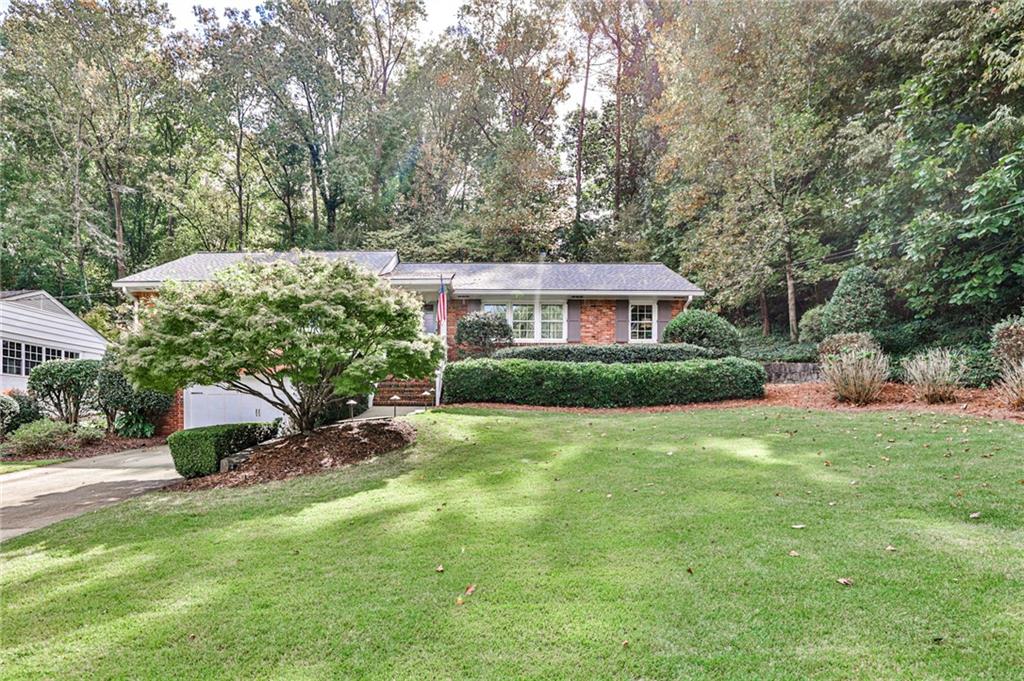 825 Starlight Drive, Atlanta, Georgia 30342, 3 Bedrooms Bedrooms, ,2 BathroomsBathrooms,Residential,Sold,825 Starlight Drive,7293299
