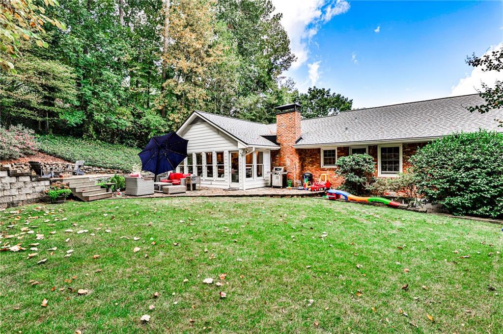 825 Starlight Drive, Atlanta, Georgia 30342, 3 Bedrooms Bedrooms, ,2 BathroomsBathrooms,Residential,Sold,825 Starlight Drive,7293299