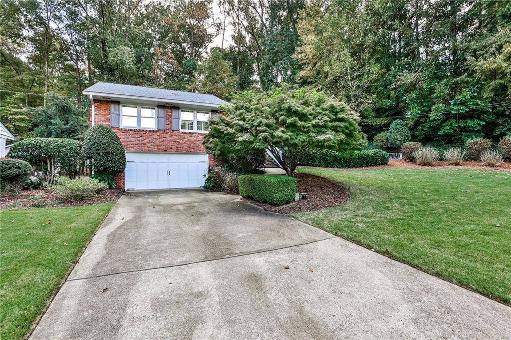 825 Starlight Drive, Atlanta, Georgia 30342, 3 Bedrooms Bedrooms, ,2 BathroomsBathrooms,Residential,Sold,825 Starlight Drive,7293299