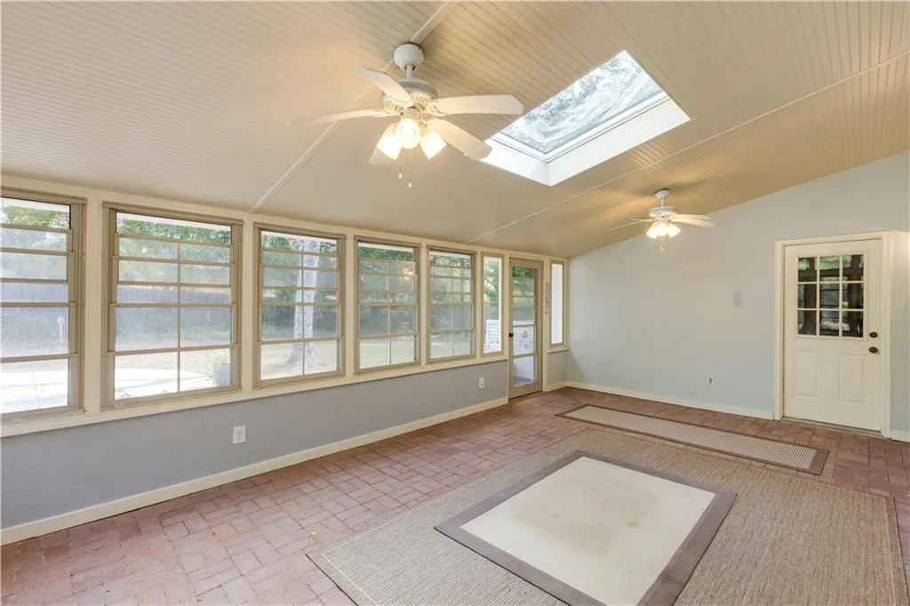 3 season room