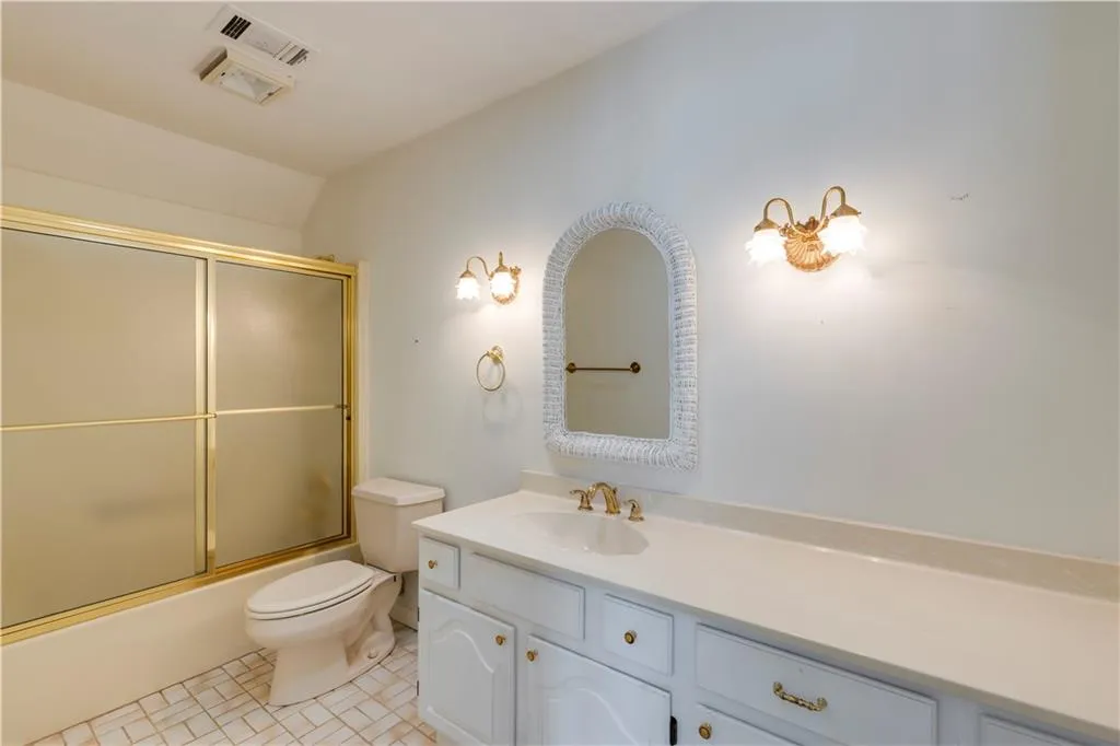 Secondary Bath