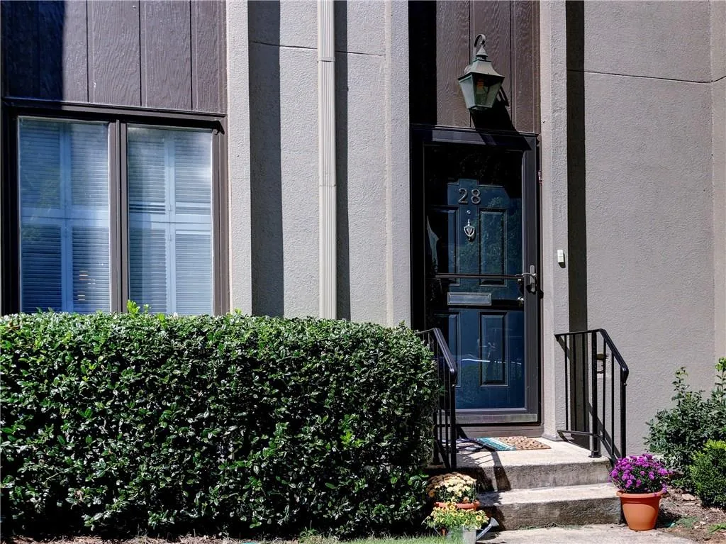 28 Ivy Parkway Ne, Atlanta, Georgia 30342, 2 Bedrooms Bedrooms, ,3 BathroomsBathrooms,Residential,Sold,28 Ivy Parkway Ne,5910292