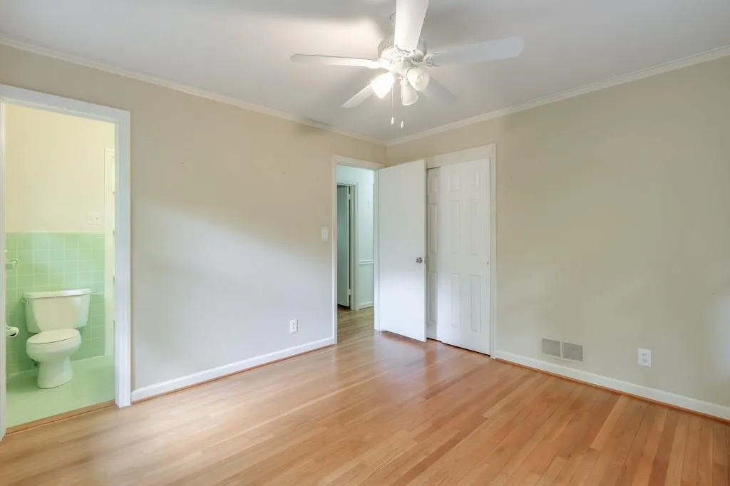 Bedroom with ensuite