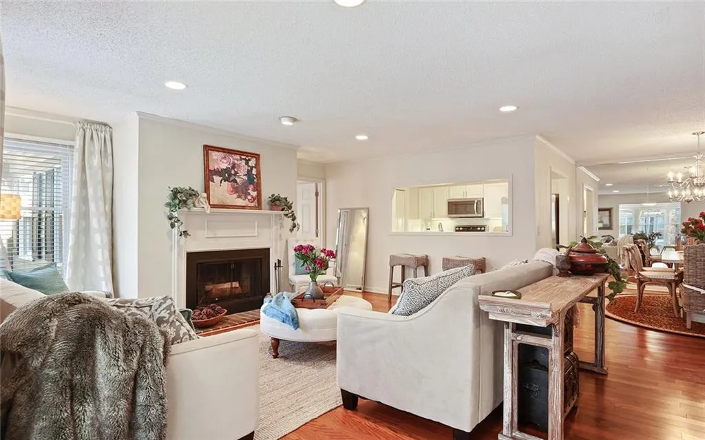 507 Bainbridge Drive, Atlanta, Georgia 30327, 2 Bedrooms Bedrooms, ,2 BathroomsBathrooms,Residential,Sold,507 Bainbridge Drive,5799685