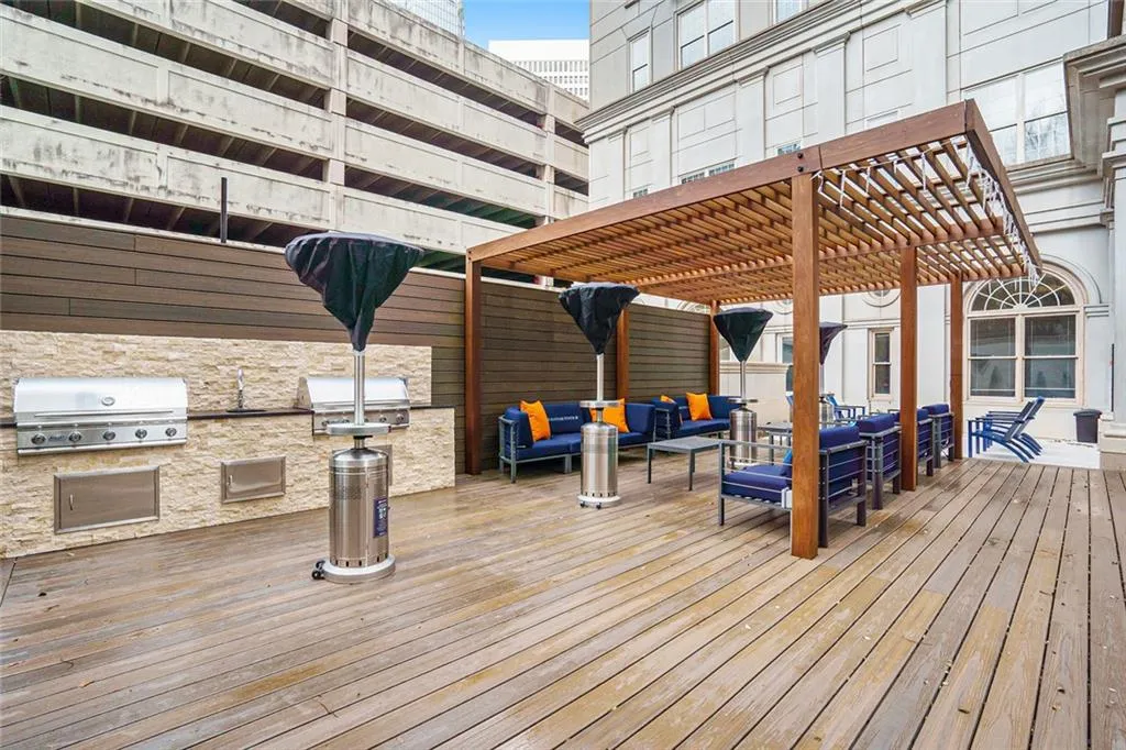 199 14th Street Street Ne Unit 704, Atlanta, Georgia 30309, 1 Bedroom Bedrooms, ,1 BathroomBathrooms,Residential,For Sale,199 14th Street Street Ne Unit 704,7608572