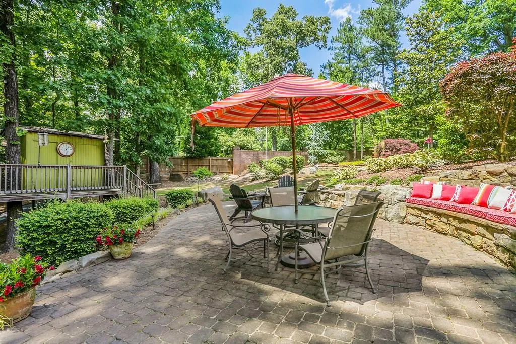 5 Highland Valley Court Nw, Atlanta, Georgia 30327, 6 Bedrooms Bedrooms, ,4 BathroomsBathrooms,Residential,Sold,5 Highland Valley Court Nw,6566325