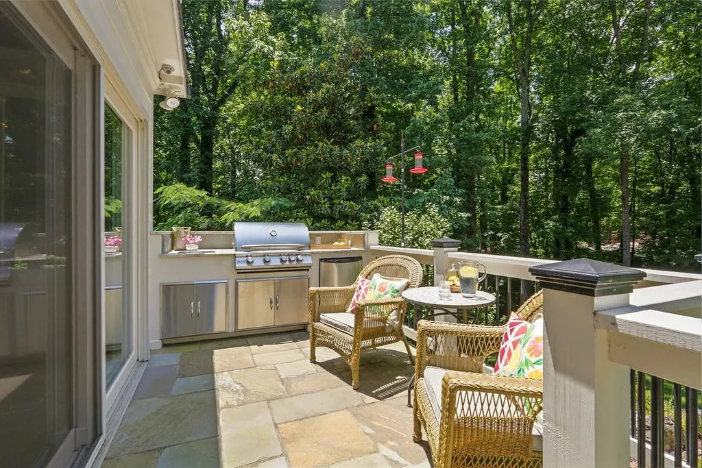 5 Highland Valley Court Nw, Atlanta, Georgia 30327, 6 Bedrooms Bedrooms, ,4 BathroomsBathrooms,Residential,Sold,5 Highland Valley Court Nw,6566325