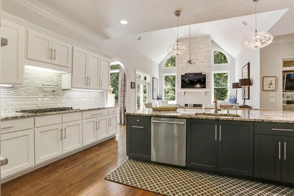5 Highland Valley Court Nw, Atlanta, Georgia 30327, 6 Bedrooms Bedrooms, ,4 BathroomsBathrooms,Residential,Sold,5 Highland Valley Court Nw,6566325