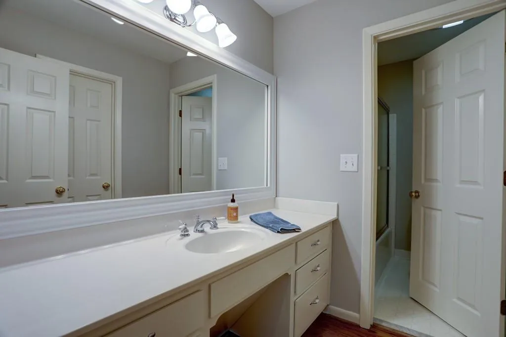 8370 Valley Tarn, Sandy Springs, Georgia 30350, 4 Bedrooms Bedrooms, ,4 BathroomsBathrooms,Residential,Sold,8370 Valley Tarn,6677403