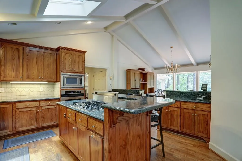 8370 Valley Tarn, Sandy Springs, Georgia 30350, 4 Bedrooms Bedrooms, ,4 BathroomsBathrooms,Residential,Sold,8370 Valley Tarn,6677403