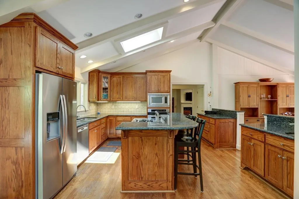 8370 Valley Tarn, Sandy Springs, Georgia 30350, 4 Bedrooms Bedrooms, ,4 BathroomsBathrooms,Residential,Sold,8370 Valley Tarn,6677403