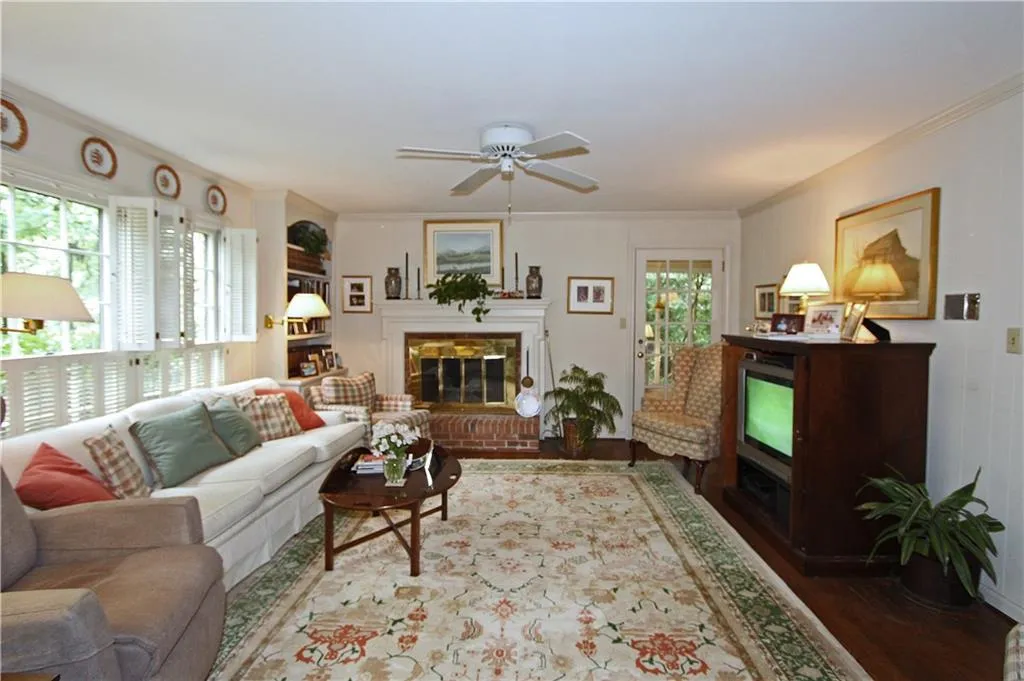 6180 Weatherly Drive, Sandy Springs, Georgia 30328, 4 Bedrooms Bedrooms, ,3 BathroomsBathrooms,Residential,Sold,6180 Weatherly Drive,5720688